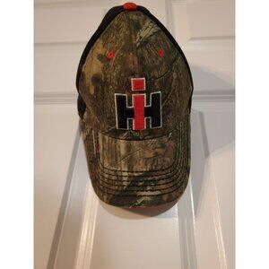 Case International Harvest Hat Small kids one size fits all camo/black/red